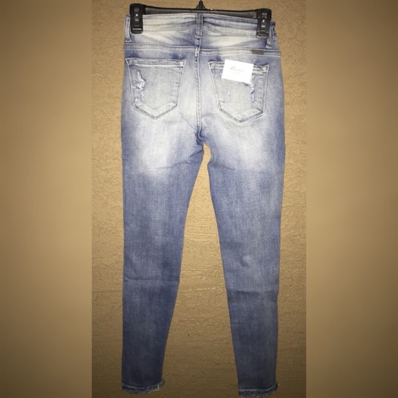 Last one 💕 distressed light wash jeans😍 - Picture 4 of 6